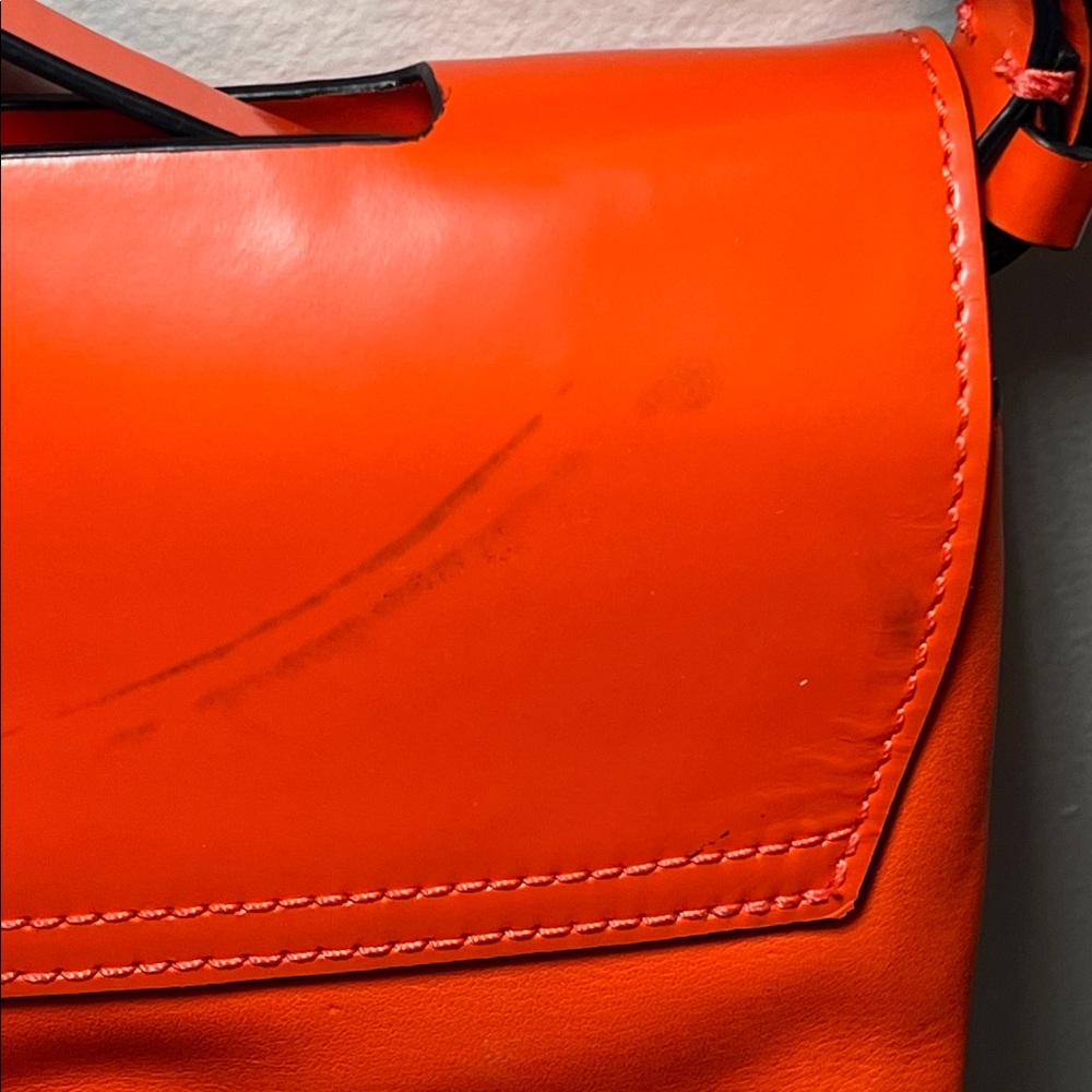 Kate Spade Saturday Bright Orange Leather Circle Tag Messenger Bag Purse Handbag - Picture 7 of 17